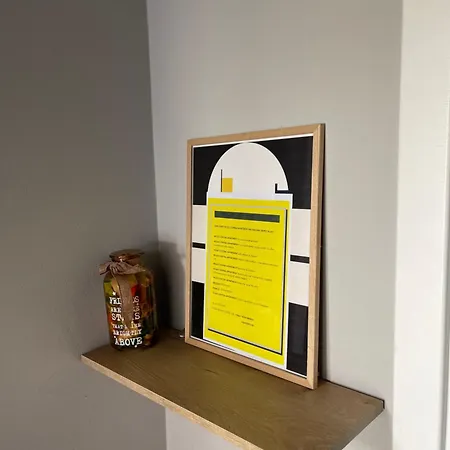 Central Apartment Appartamento Tirana